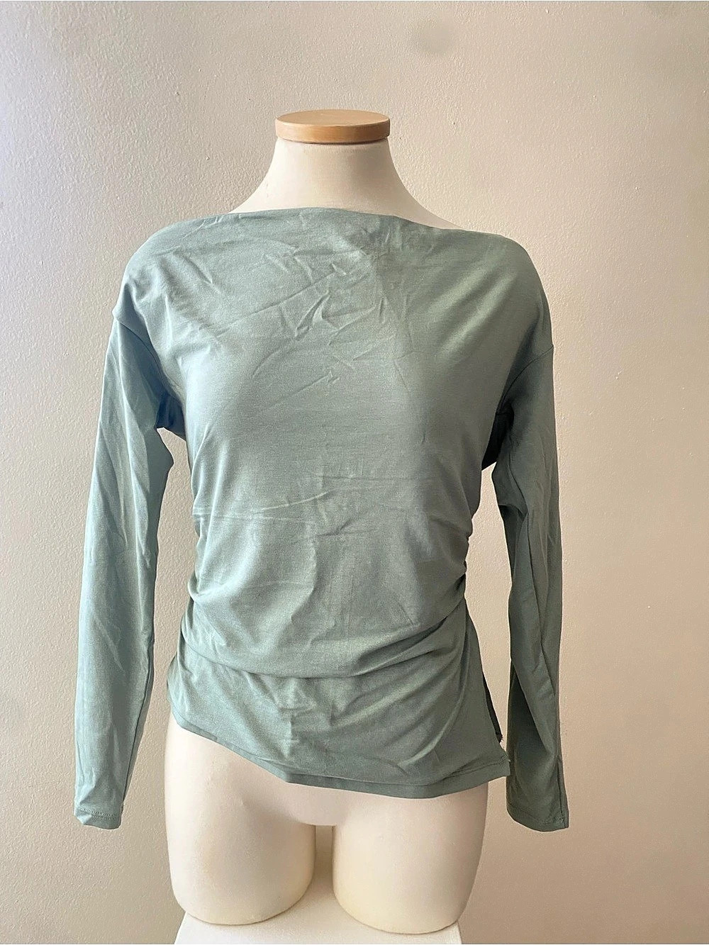 Abercrombie Long Sleeve Top in Sage Green Size Medium NWT